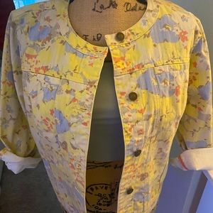 Turn heads in the vintage find!! Liz Claiborne floral jean jacket.